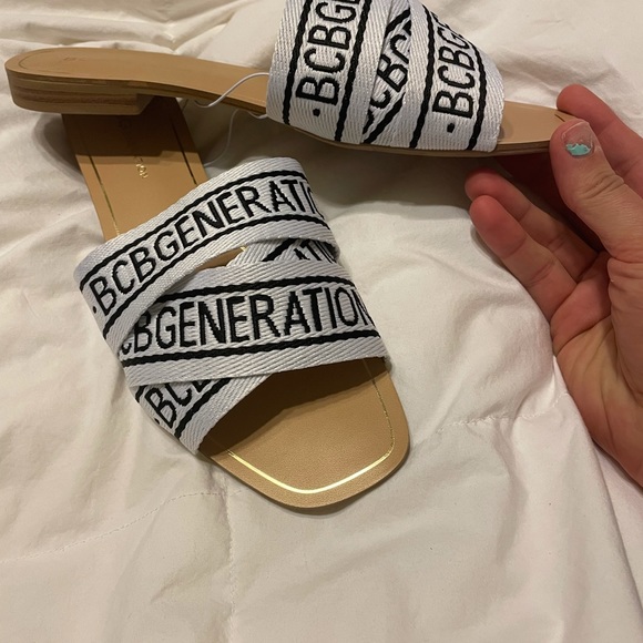 New BCBGeneration sandals - Picture 4 of 5